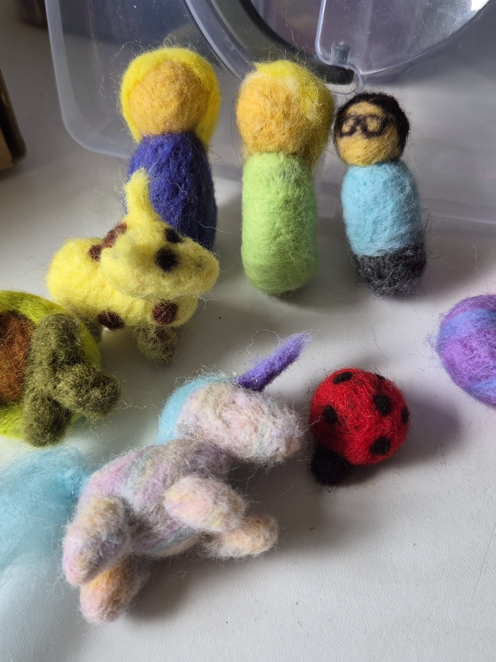 Complete Needle Felting Starter Kit + Wool Roving & Handmade Examples - Picture 5 of 5